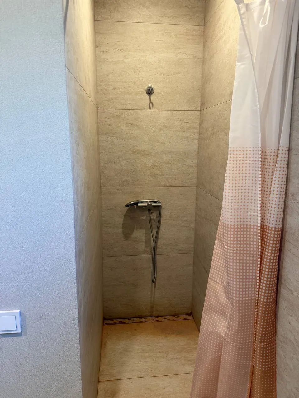 Душ у тенісному комплексі ТЕРРАКОрТ